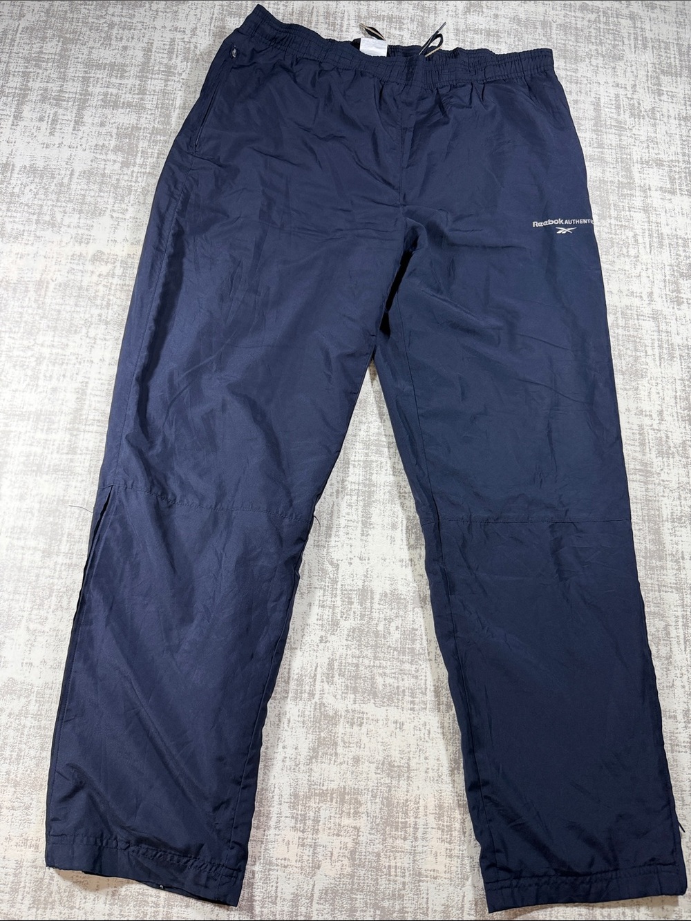 Vintage Reebok Men’s Navy Track Pants size M/L - L40/ Inseam29